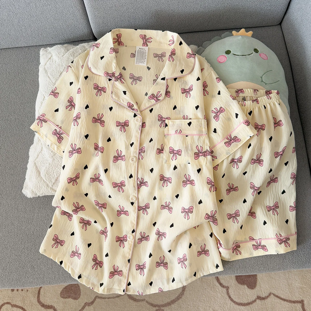 Women's Summer Pajamas, Thin Style with Bow Pattern, Short-Sleeved Shorts, Sweet and Cute, Can Be Worn Outside in Summer, Home Wear Set, Two-Piece Set