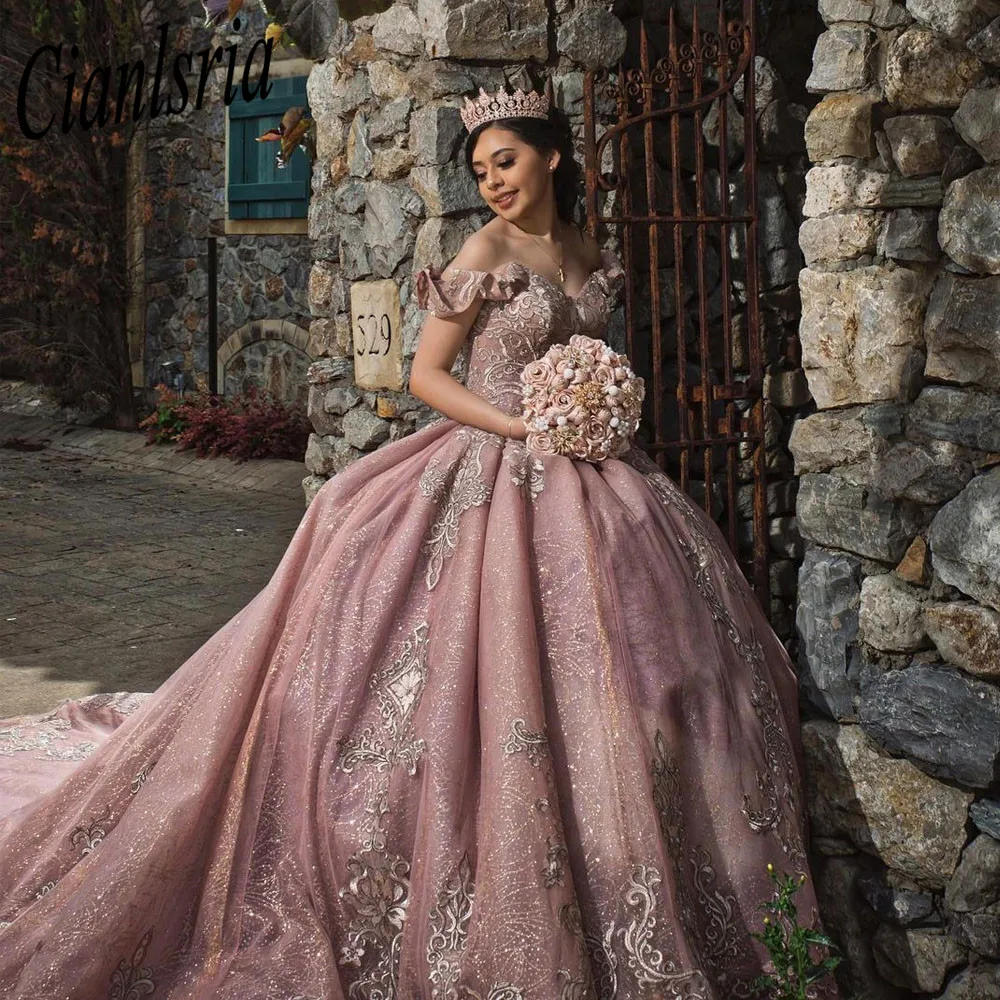 فستان وردي Quinceanera مشد على شكل قلب الكرة ثوب مطرز الكشكشة عيد ميلاد رداء حفلات حلوة 16 Vestidos De 15 Años