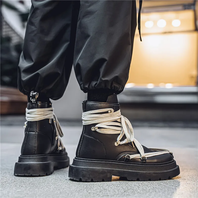 Designer Black Men Motorcycle Boots Fashion Strap Short Barrel Boots Men Streetwear Shoes Platform Leather Ankle Boots Man 2025