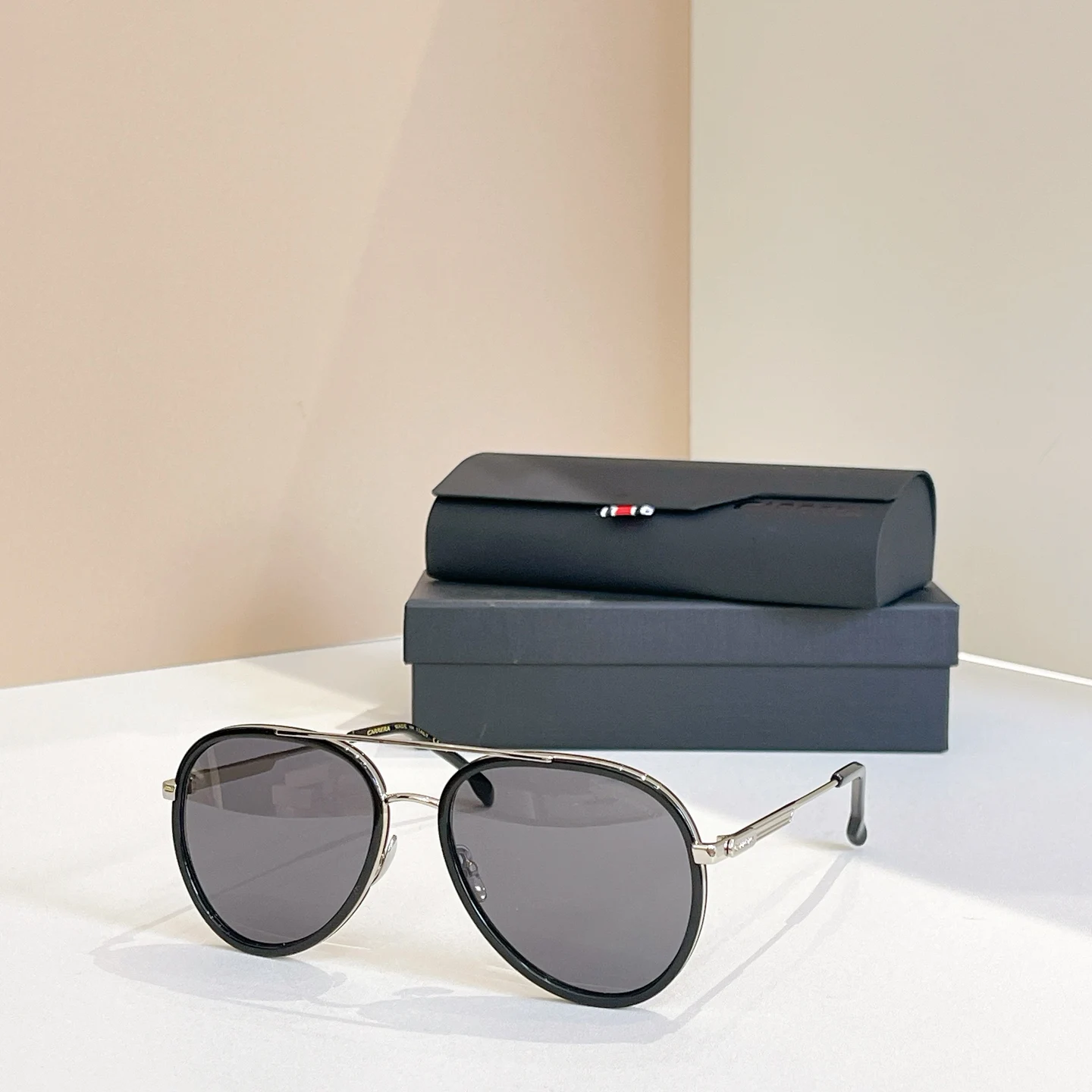 نظارات شمسية مستقطبة كلاسيكية من العلامة التجارية من Carrera للرجال، نظارات شمسية واقية من الشمس للطيار، طبقة ملونة للنساء على طراز توم هاردي، مرآة الضفدع