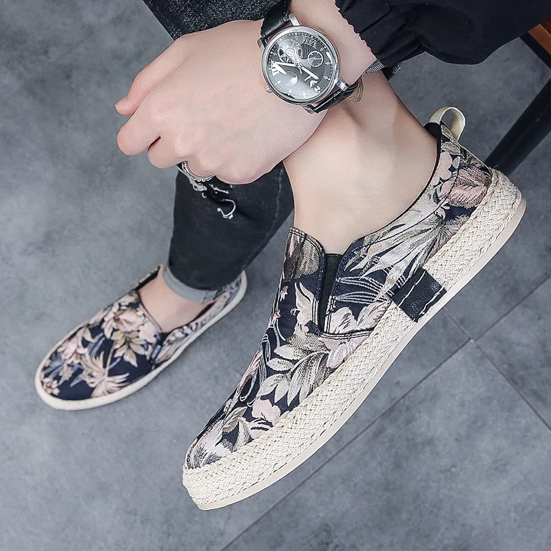 New Shoes for Men Casual Shoes Spring Summer Breathable Fabric Slip-on Loafers Street Trend Flower Print Fisherman Shoes