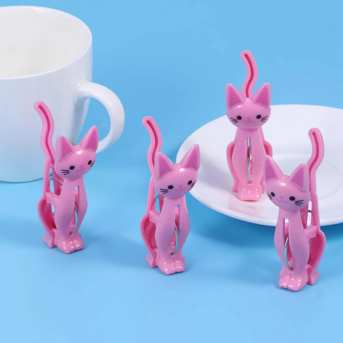 4Pcs Creative Plastic Clothespins Cartoon Cat Laundry Hanging Clothes Pegs Beach Towels Clips Household Sealing Clips (Black)