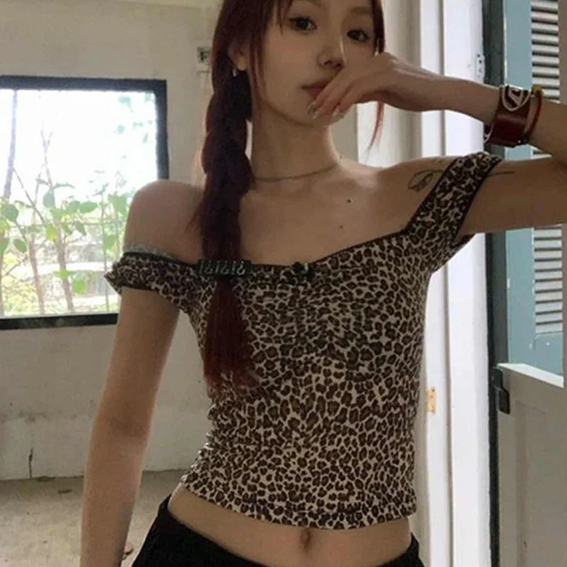 Nuevas chicas de verano estilo coreano Y2k estampado de leopardo Slim Fit Tops cortos finos señora Chic Sexy cómodo ropa con mangas de un hombro