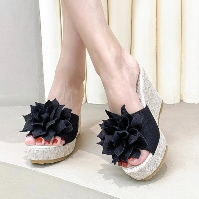 

2026 NEW Summer Beach Platform Women Wedge Slippers Appliques Female Sandals Clog Shoes Slides Women