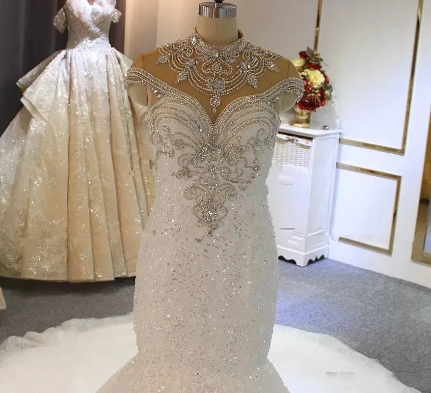 Gaun pernikahan putri duyung Dubai Arab 2024 gaun pengantin applique manik-manik kristal leher tinggi kustom gaun pengantin