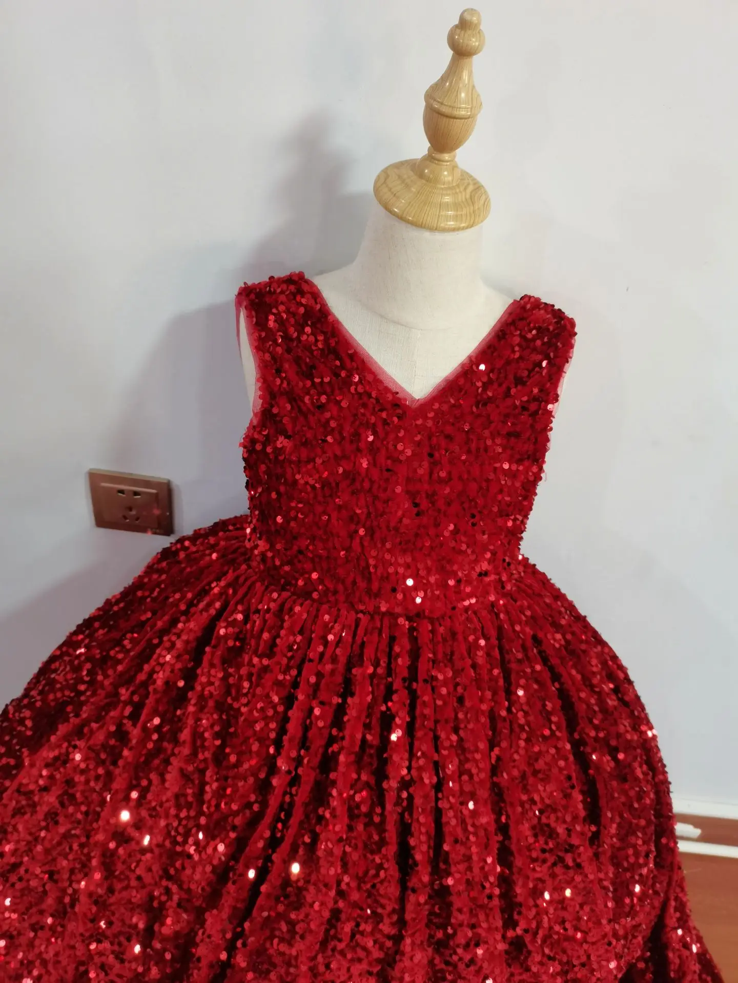 Hot Selling Luxury Ankle Length Wine Red Sequined Kids Party Princess Ball Gown Flower Girls Long Tail Evening Dress