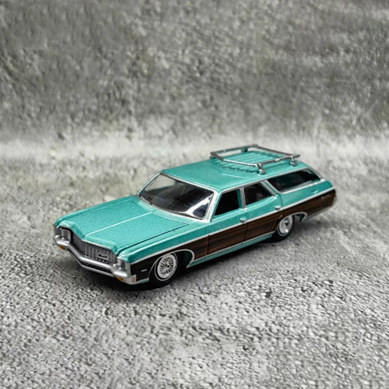 

AW 1/64 Scale 1964 Pontiac Tin Station Wagon Alloy Simulation Car Model Static Collection Decorated Holiday Toys Souvenir Gift