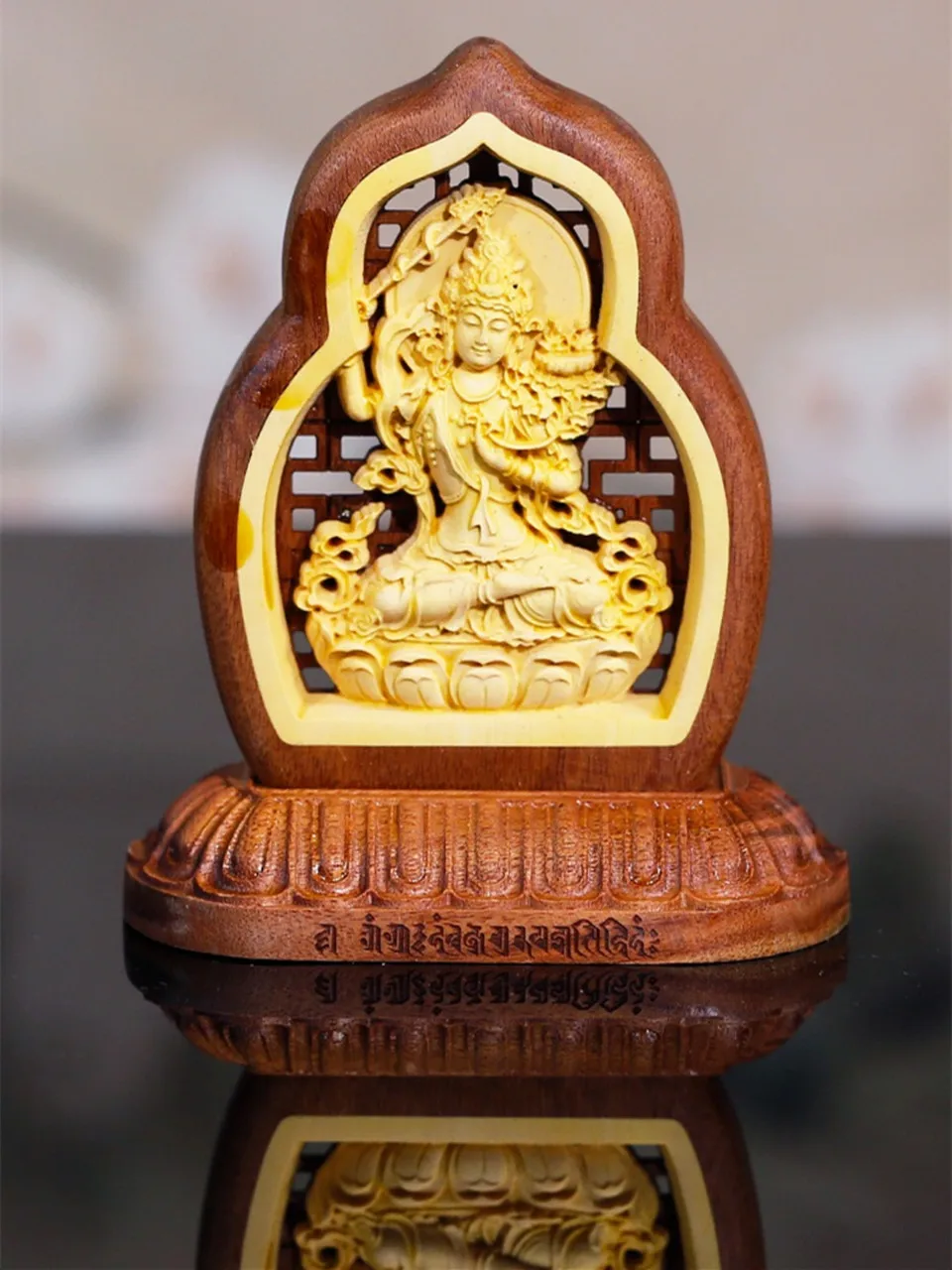 

8cm Buddhist Wooden Putting Decorate Manjusri Figurine Carving Car Putting Auspicious Ornaments