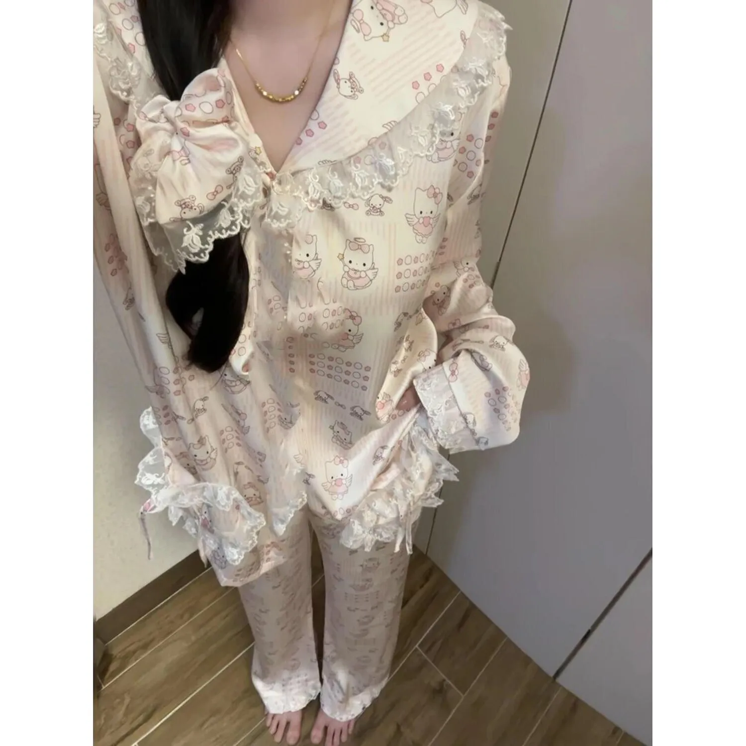 キティ猫プリント長袖パジャマ女性の秋冬厚みのあるゆったりとしたホーム服 2 点セット高級スタイルアイスシルク 1