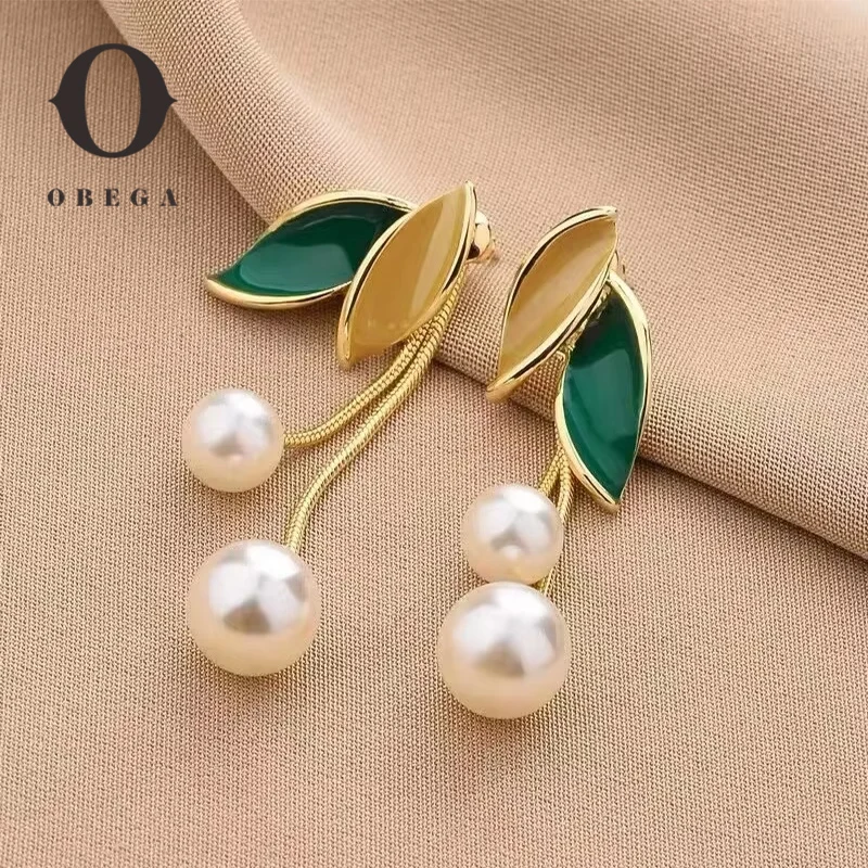 Obega Woman's Imitation Pearl Dangle Stud Earring Green Leaf Zinc Alloy Epoxy Earrings Gold Color Chain Vintage Daily Wear