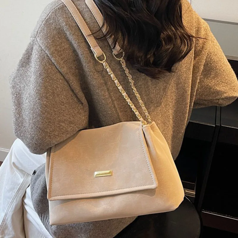 Trendy PU Leather Shoulder Bag for Women Stylish Underarm Purse with Zipper Closure, Elegant Design Perfect for Everyday Use