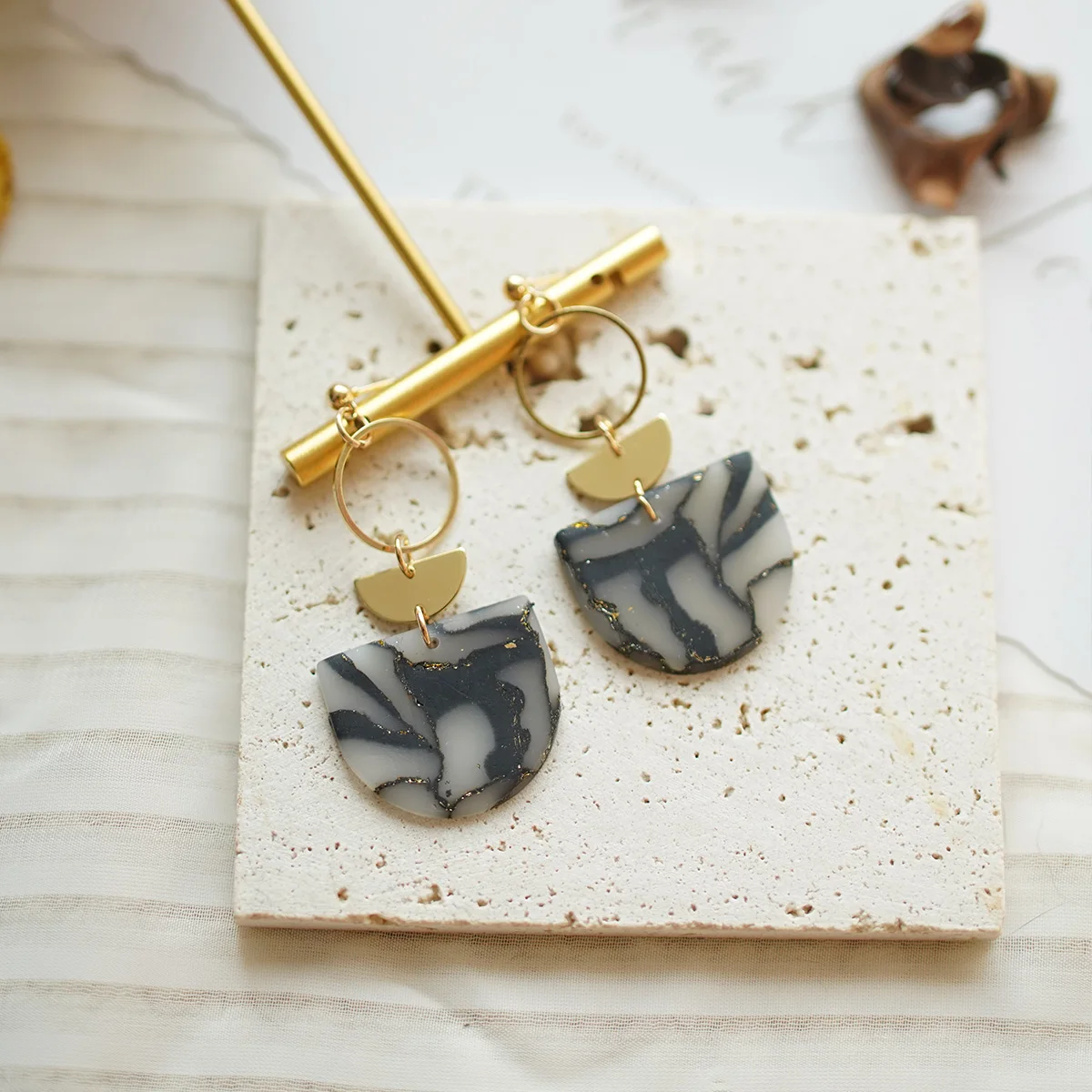 Women\'s Boho Fashion Dangle Matte Look Earrings Multi Colors Marble Pattern Polymer Clay Shield Shape Jewelry with Brass Ring