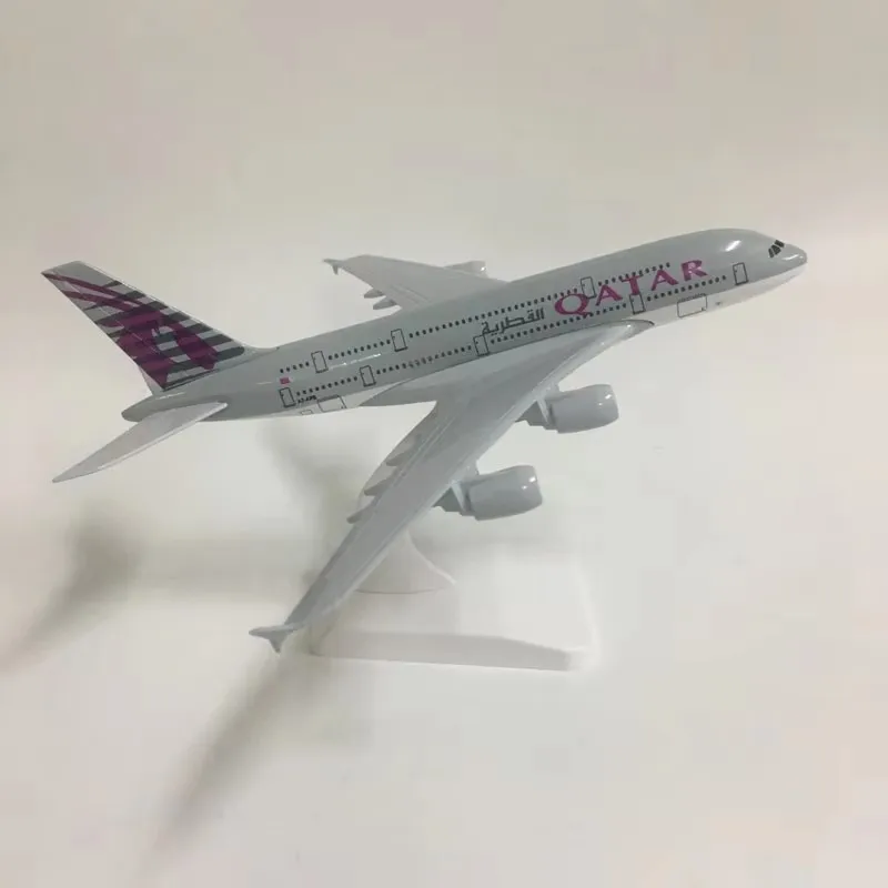 

20cm Alloy Aircraft Model A380 Aircraft Airbus Qatar Airways Resin Aircraft Model Toy With Landing Gear Collection Hobby Gift