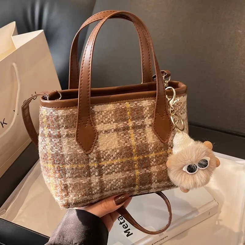 Colorblocking Sprite Checkered Vegetable Basket Bag for Women Simple Handheld Bucket Plaid Crossbody Bag Uni Ita Korean City Bag