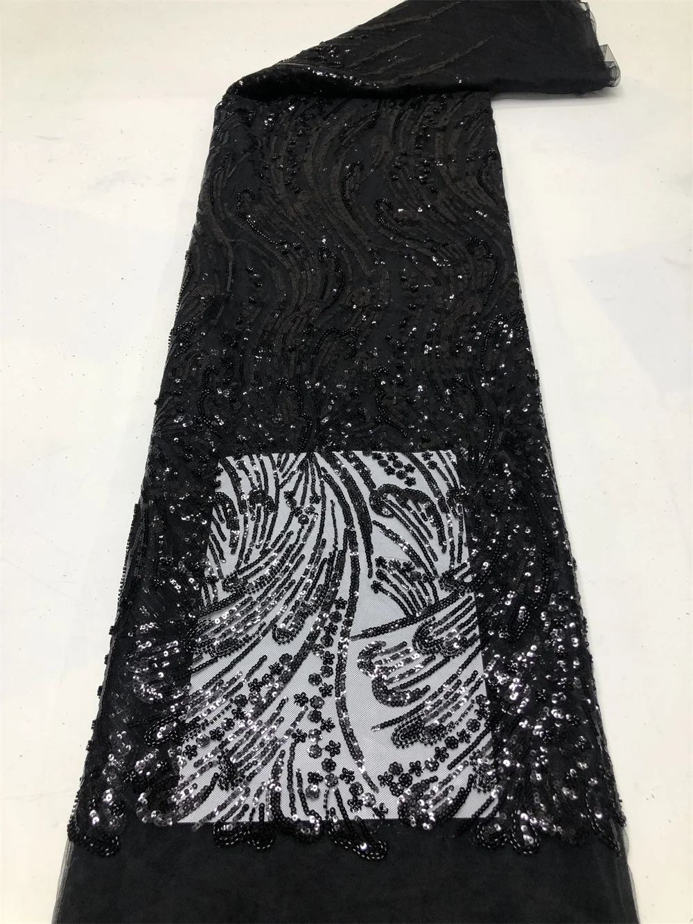 

2026 African Latest Lace Fabric Wedding Fabric Material Bridal Lace with Sequins Luxury African Lace Fabric 5 Yards