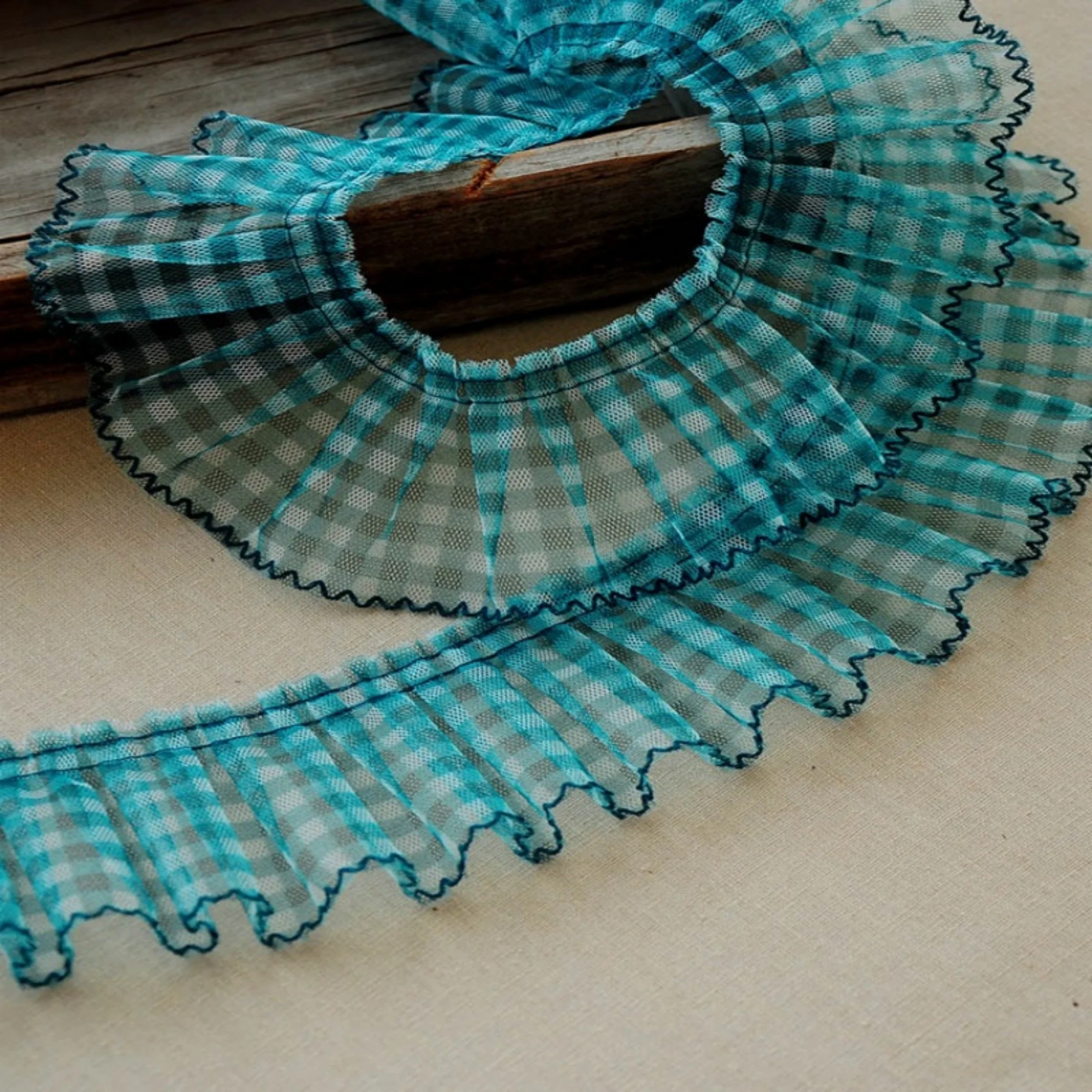 

Ширина 1 ярд, 2,75 дюйма, тюлевая кружевная отделка в клетку с жемчугом, морщинистая сетчатая кружевная отделка, кружево для платья своими руками, для ребенка