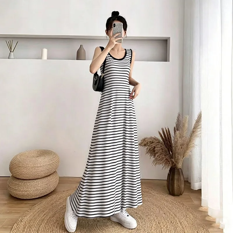 2026 Sommer Neues Schwarz-Weiß Gestreiftes Ärmelloses Tank-Kleid Lässiges Lockeres Schlankmachendes A-Linien Langes Maxikleid – Detail 2