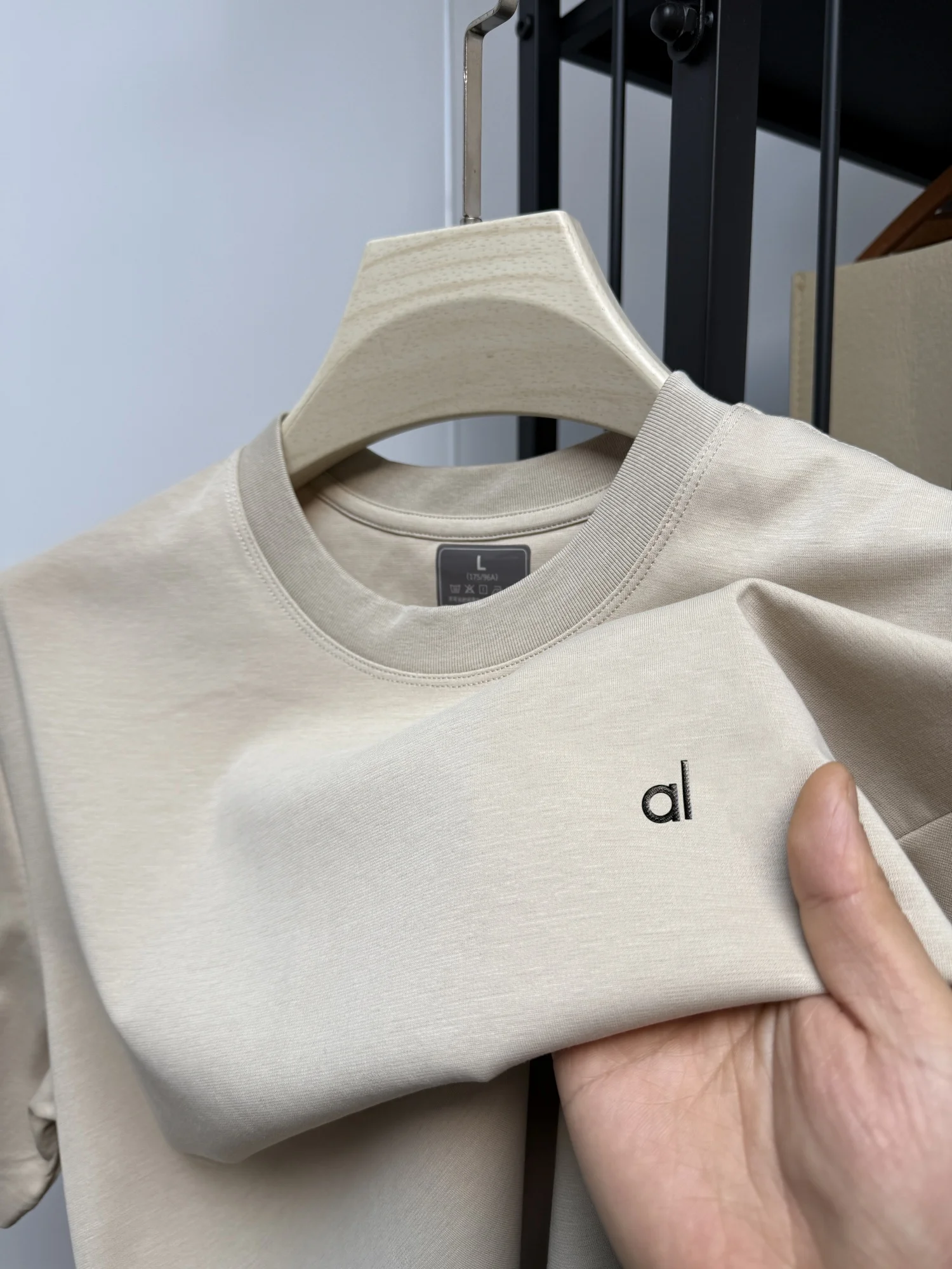 New high-end brand men's round neck seamless short sleeved top summer fashion letter badge original Korean style loose T-shirt image 3