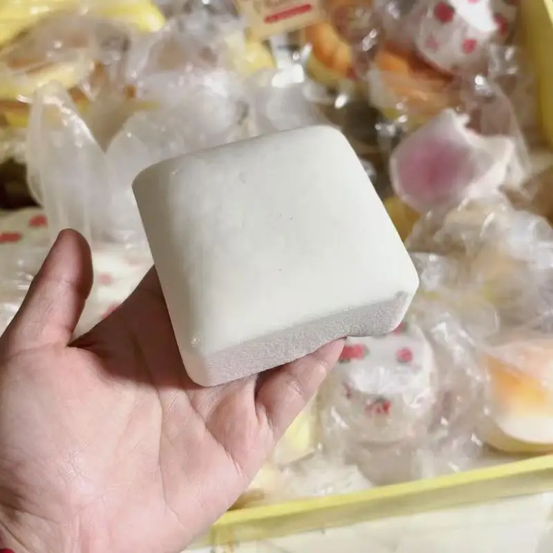 1 個クリエイティブシミュレーションスクエアケーキスクイーズおもちゃかわいいスローリバウンドストレスリリーフおもちゃフィジェットおもちゃ大人子供のためのギフト