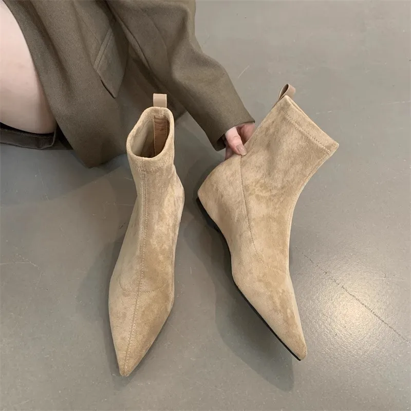 

Women's boots 2025 autumn and winter simple frosted suede flat bottom with elevated temperament pointed and slim short boots