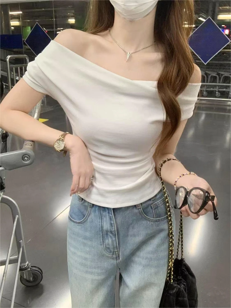 NUOMICI 여름 Pleated 불규칙한 흰색 반팔 티셔츠 여성 원 숄더 오프 숄더 섹시한 탑 슬림 짧은 세련된 의류