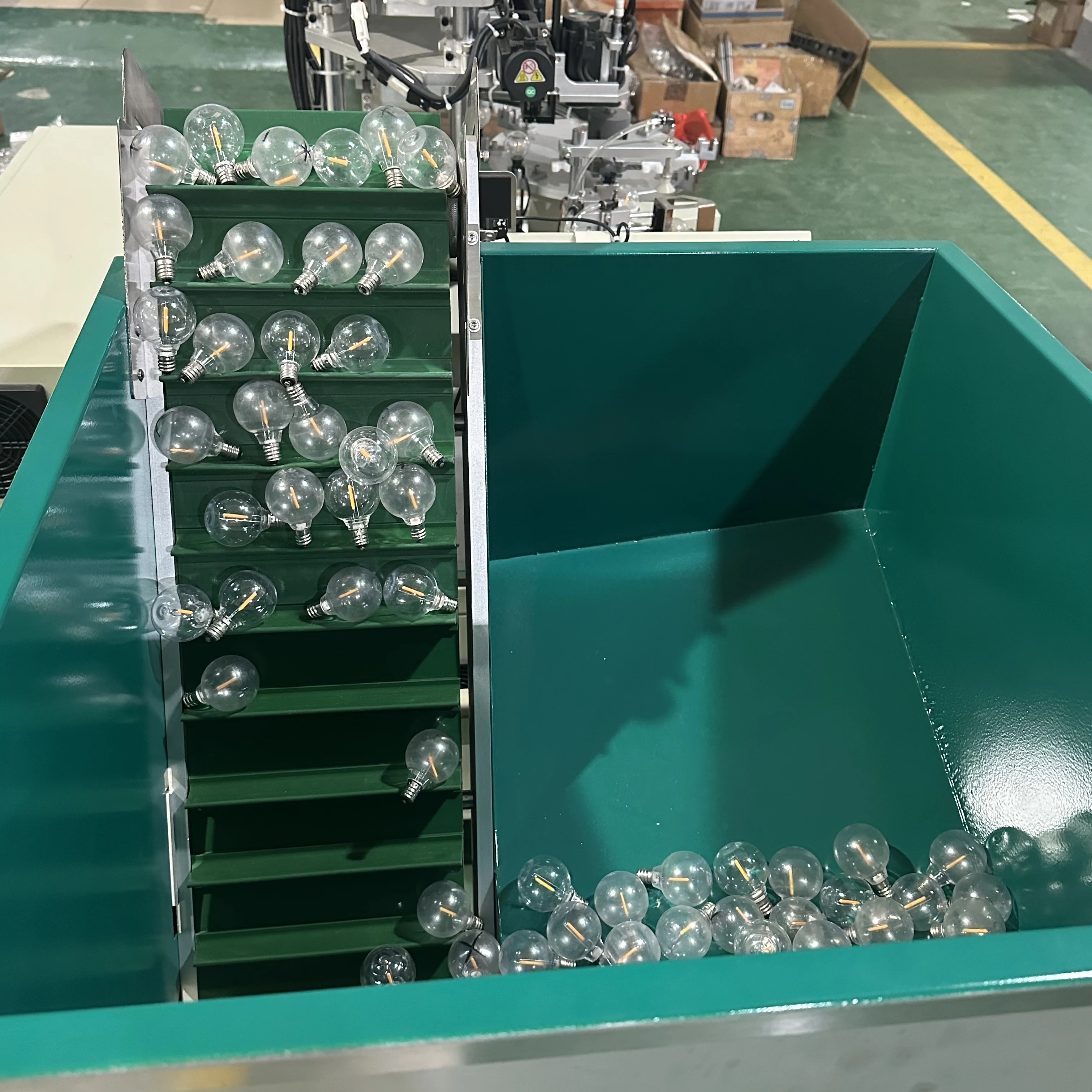 آلة التواء والإضاءة والمصباح المزودة بمصابيح ملتوية أنيقة تحل مشكلة اختبار اللمبة