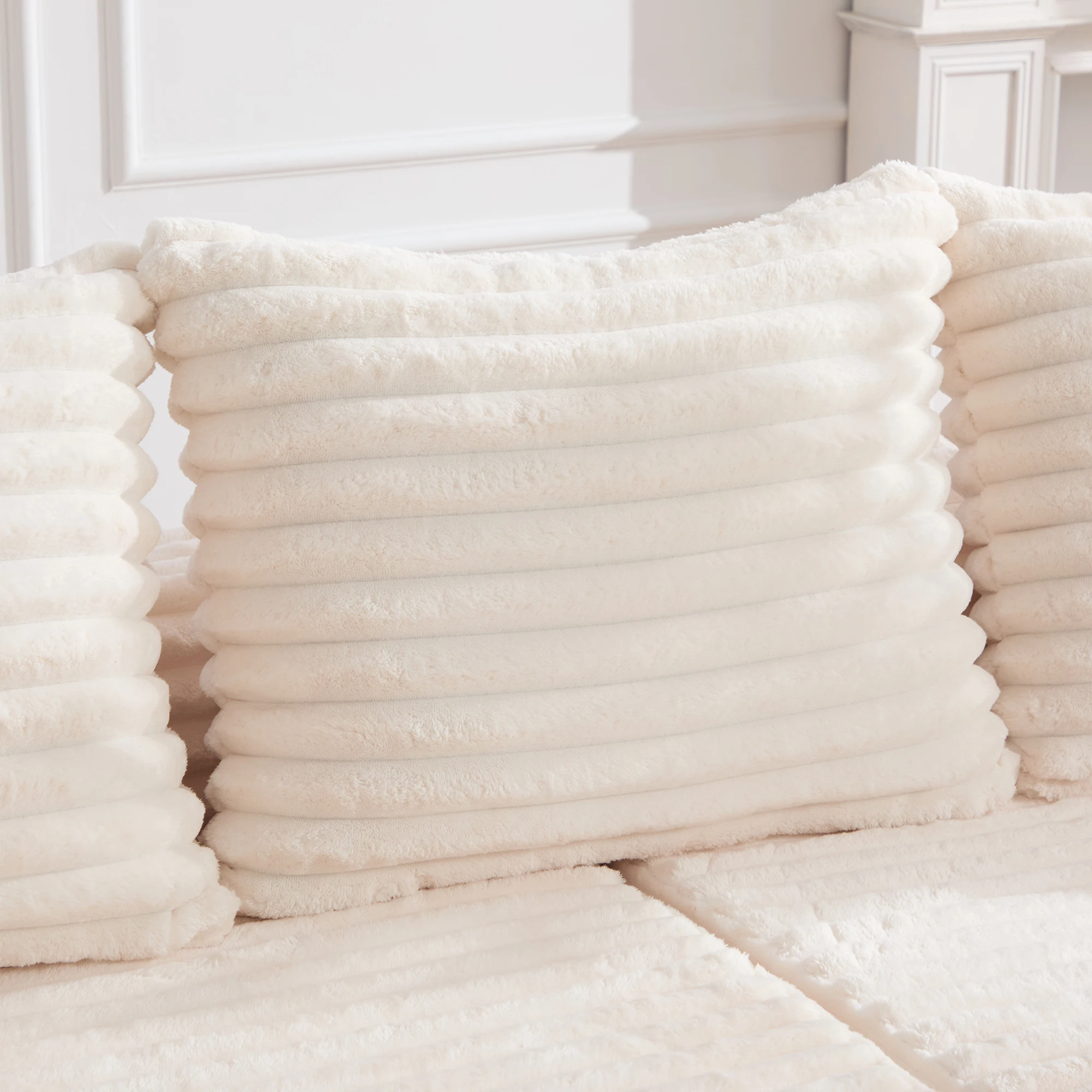 LVHOM 4-Sitzer Cordsofa mit Chaiselongue, Kissenrücken, Eckigen Armlehnen, Getränkehaltern & Seitentaschen für Wohnzimmer – Detail 13
