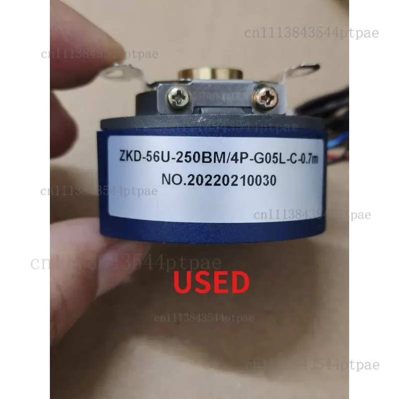 Encoder Zkd-56u-250bm/4p-g05l-c-0.7m (actual Picture Taken)