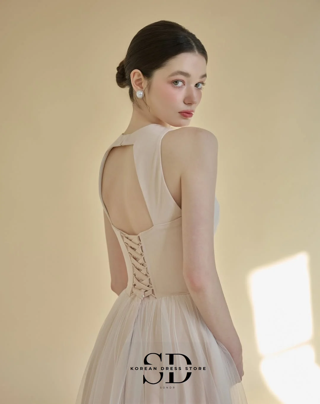 Sondr Koreaanse trouwjurken op maat gemaakte o-hals mouwloze bruiloftsreceptie jurk een lijn korset rugloze avondfeestjurken