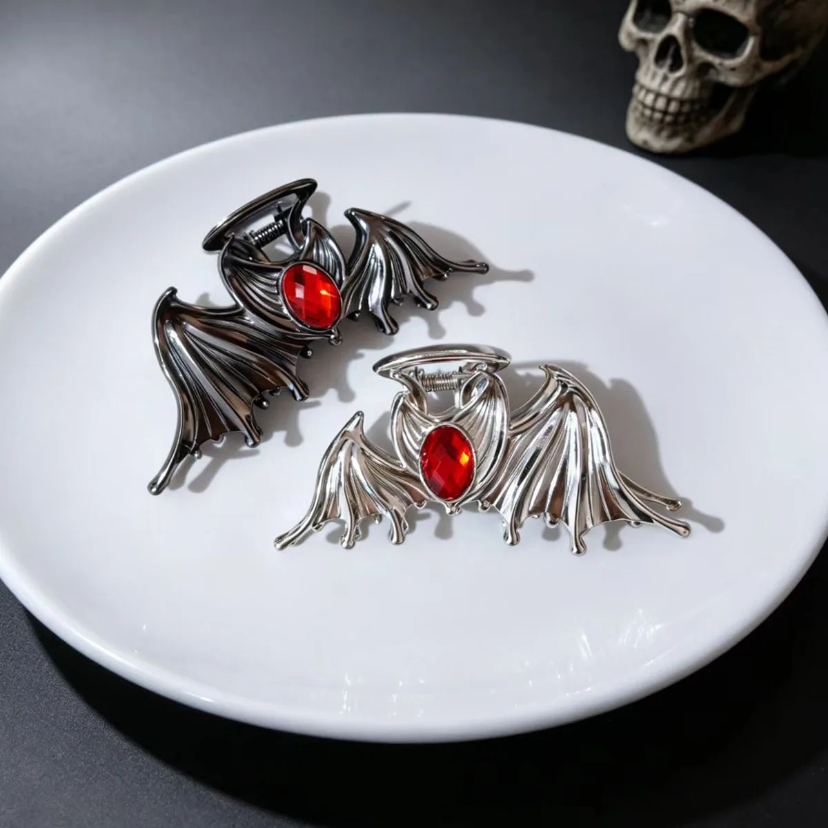 Gothic Bat Pattern Shark Hair Claw Clip Ruby Inlaid Niche Unique Halloween Festival Daily Party Cos Back Head Ponytail Hair Clip