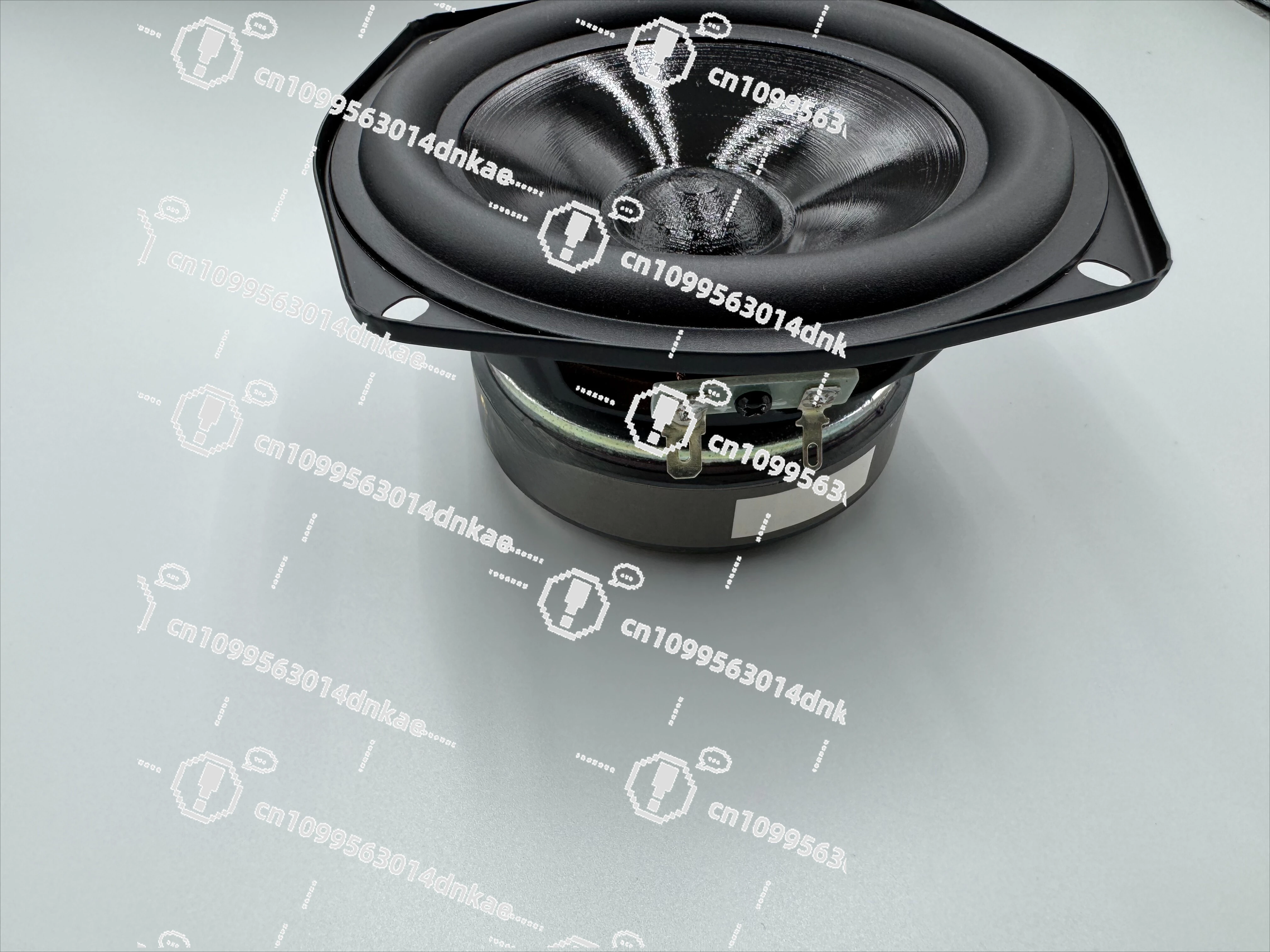 

Комплект акустических систем LS3/5A: НЧ-динамик, ВЧ-динамик, комплект динамиков