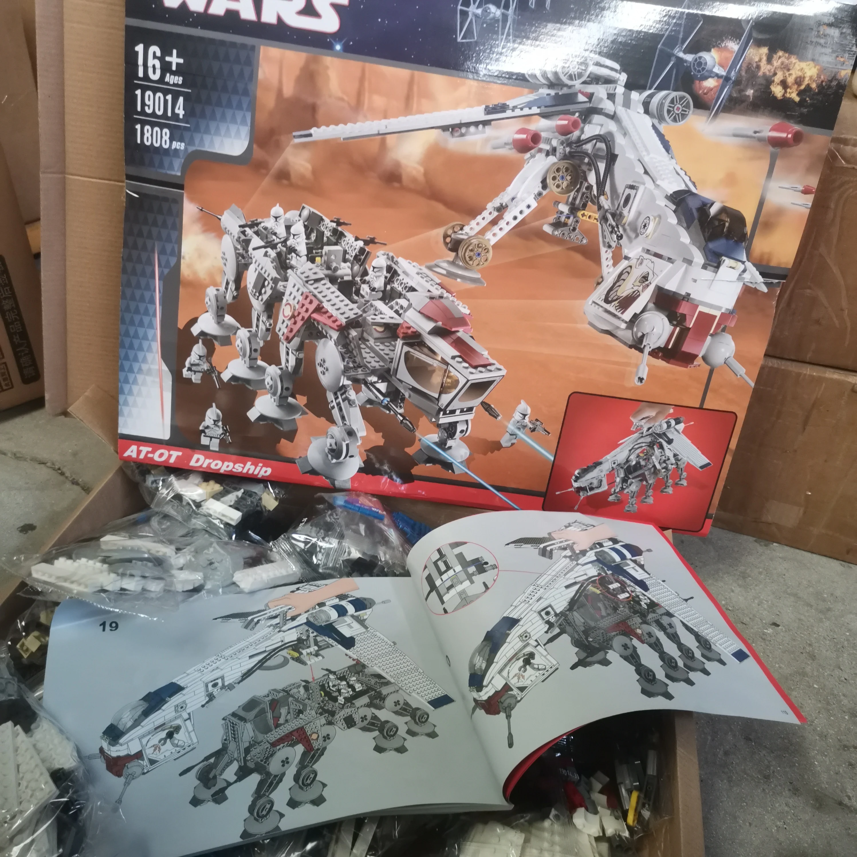 

IN STOCK Original Box 1788pcs AT-OT Dropiship Starifighter Space 05053 Model Building Blocks Toy Compatible With Brick
