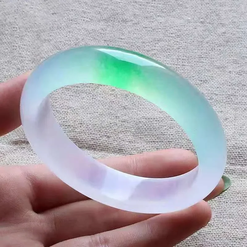 

Браслет из натурального изумруда с зеленым кварцем и нефритом