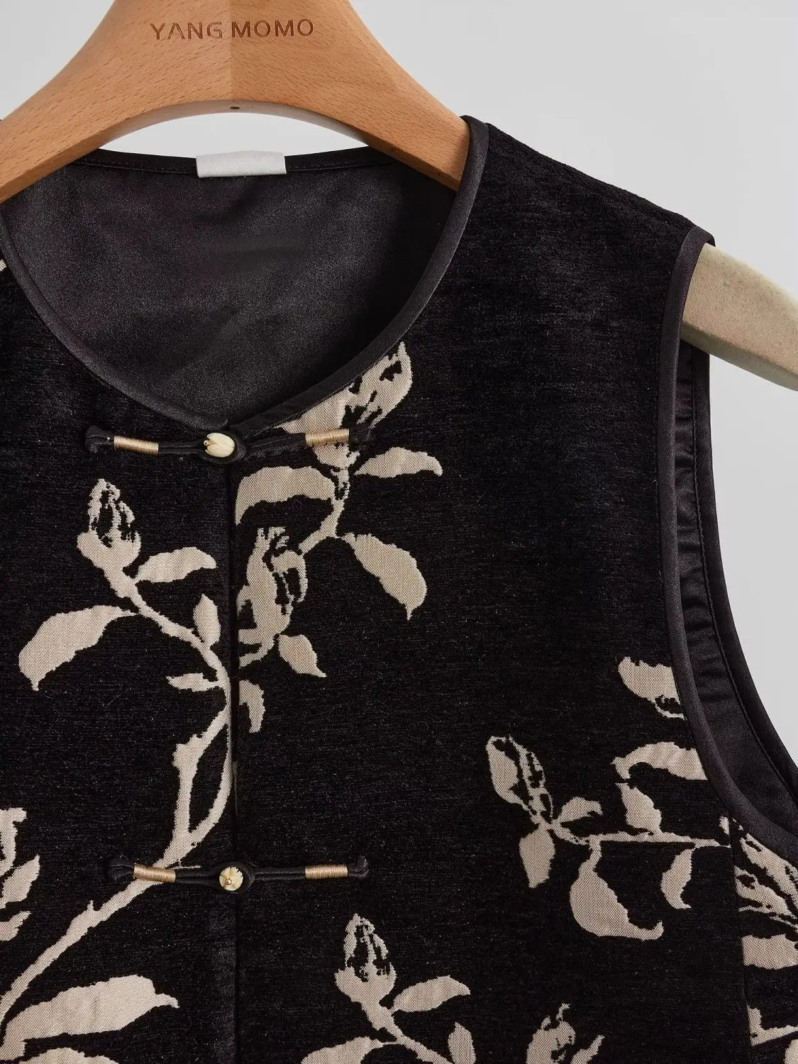 الأزهار المطرزة المخملية سترة المرأة الرجعية الصينية خمر العرقية نمط بلوزات بلا اكمام المتضخم