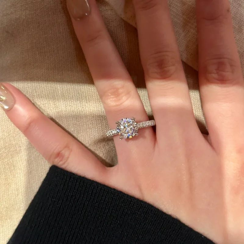Elegant 2-carat ultra-shiny zirconia four-prong 925 sterling silver ring - Women's engagement jewelry