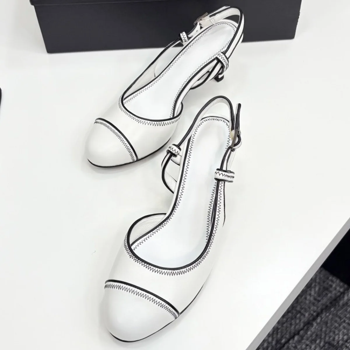 

2026 Women's Leather Contrast Stitch Slingback Heels, Round Toe Cap Toe Shoes, Chic Retro Footwear for Office & Date YYT25062507