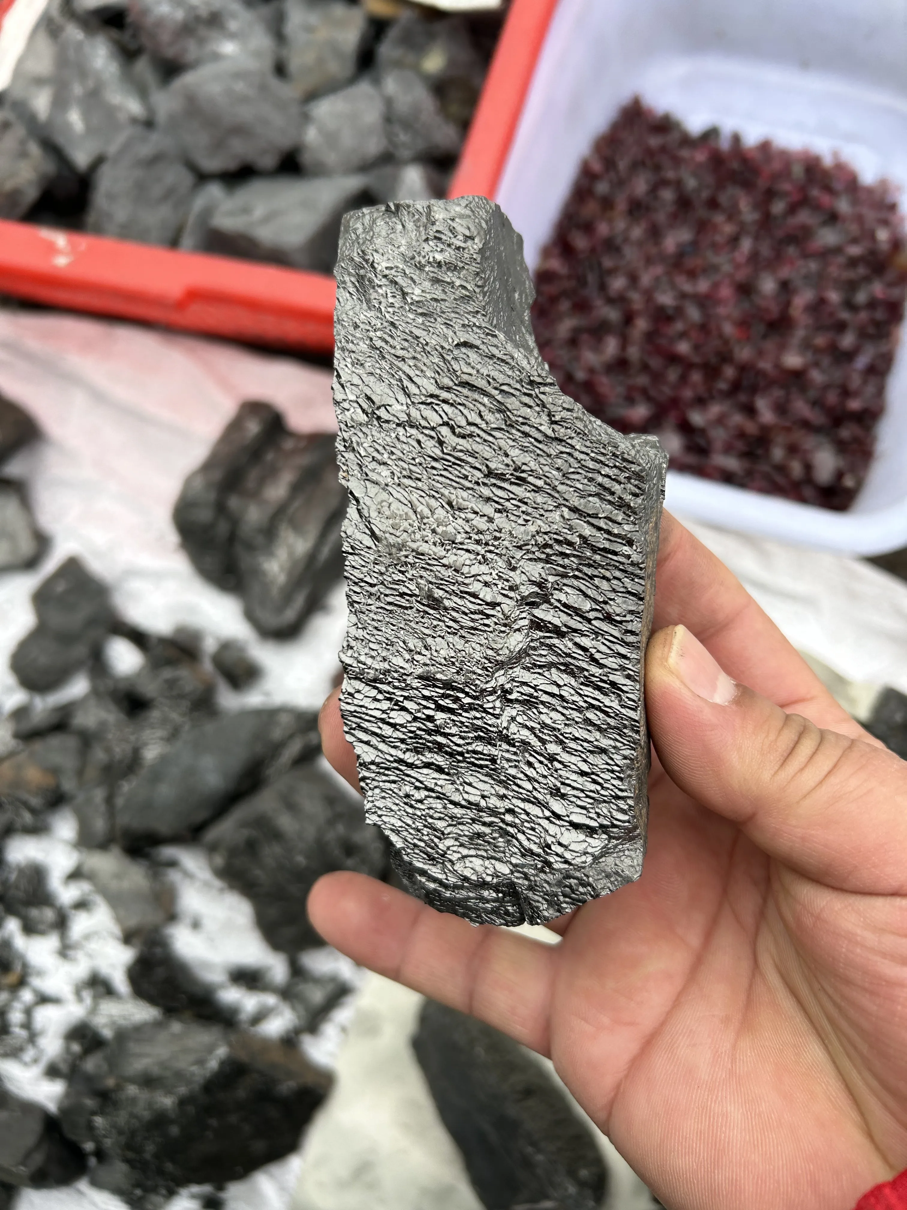 500G Natural Coal Mine Fine Raw Stone For Polishing Natural Mining Black Brightening Decorative Pieces Play