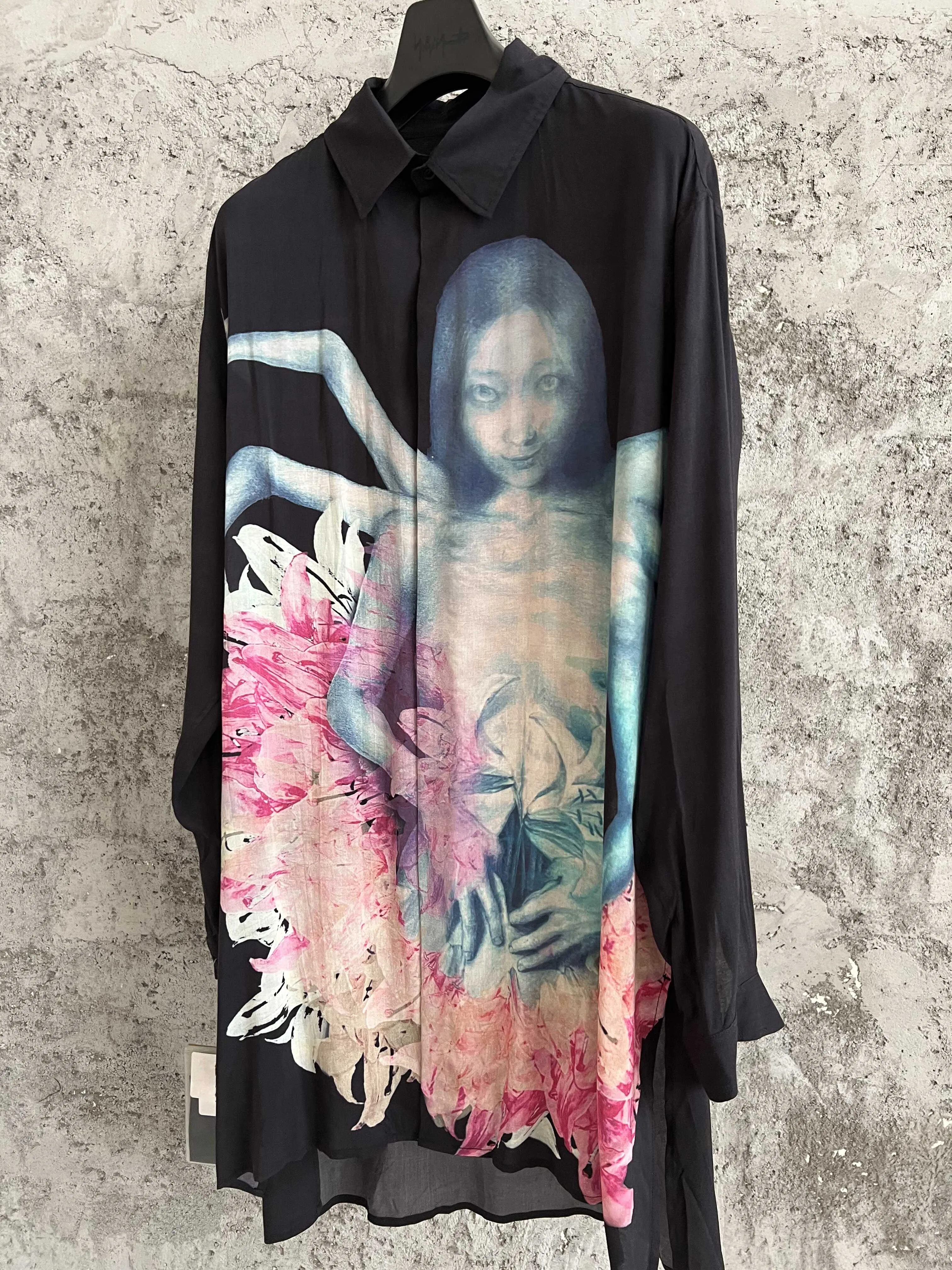 内田彩莉 アスラシャツプリント、呉建豪と丸山貴平と同じスタイル