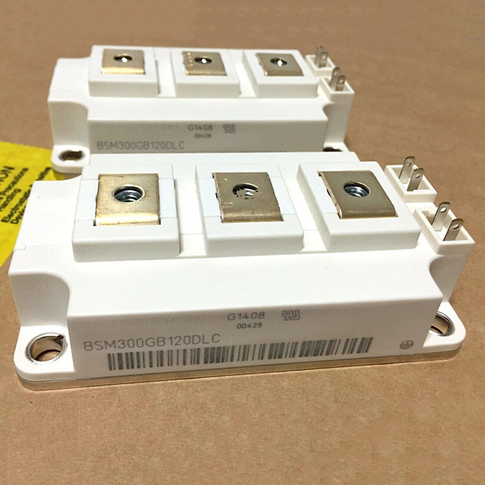 

1 шт. новый BSM300GB120DLC, новая гарантия качества