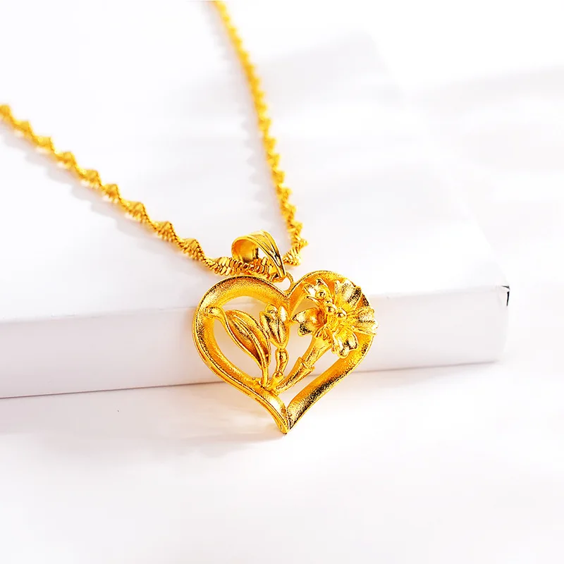 Boutique AU999 gold necklace fashion love flower pendant 24K pure gold rose ladies necklace heart-shaped clavicle chain