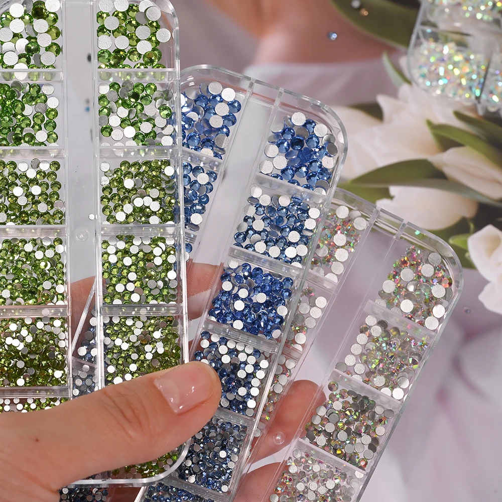 12 Gitter, 3D-weiße Nail-Art-Strasssteine und 2 Werkzeuge, gemischte Größen, flache Rückseite, rundes Glas, Diamant-Nagel-Charms, DIY-Handwerk, Maniküre-Zubehör – Detail 20