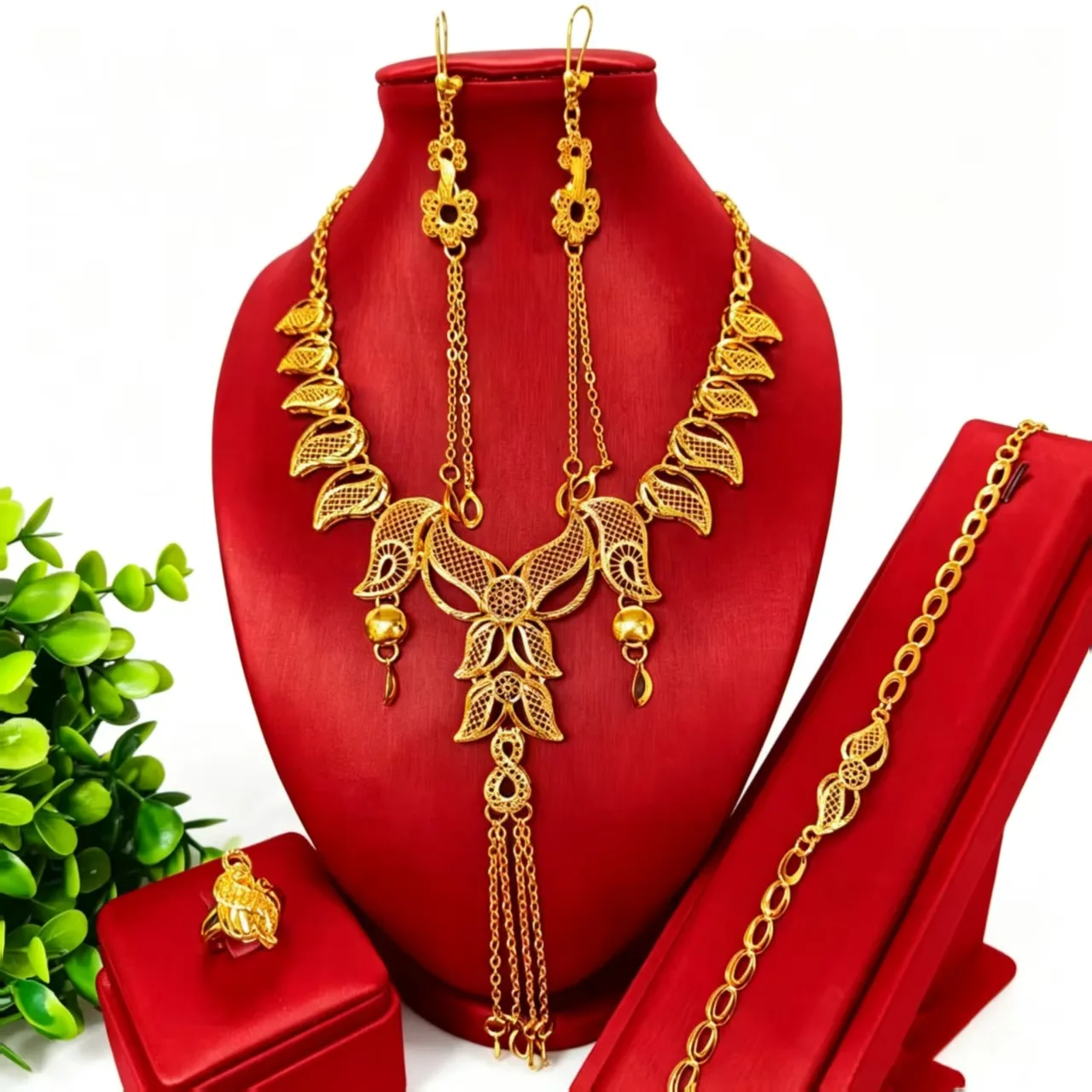 

New Fashion High-End Dubai 24K Gold Plated Necklace Earrings Rings Bracelet Exquisite Wedding Party Jewelry Set for Beloved 444