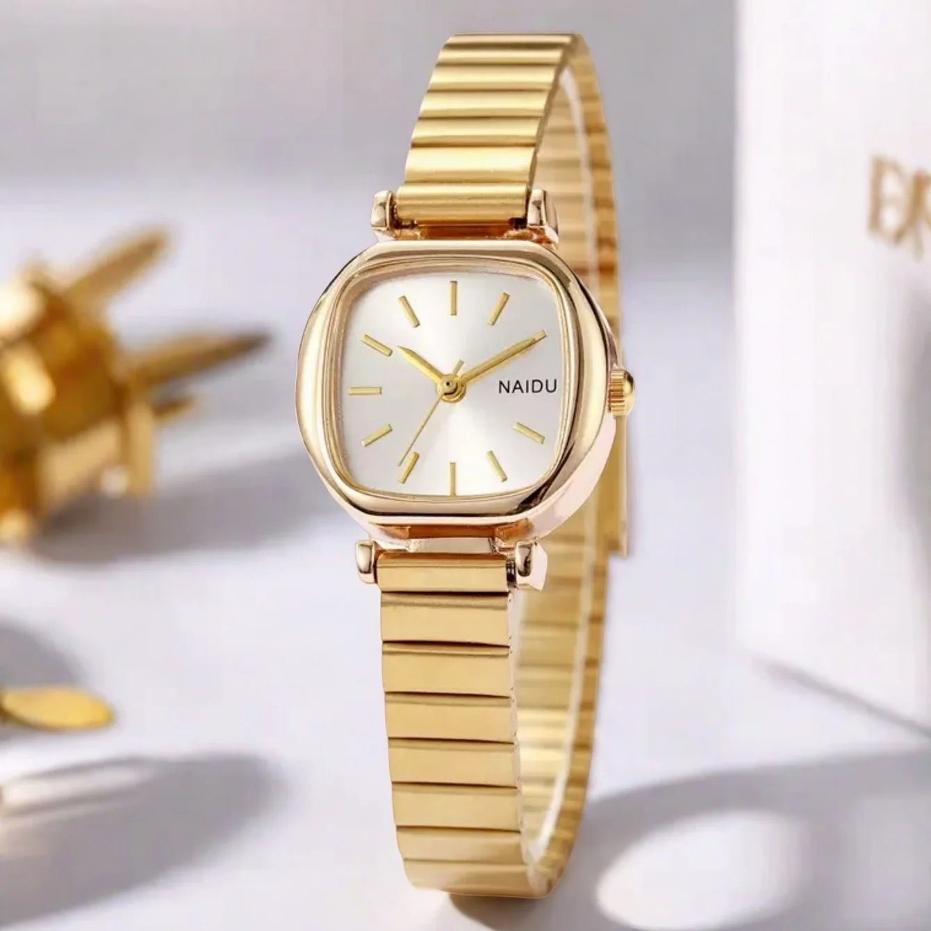 Ladies Stainless Steel Strap Literary and Versatile Retro Quartz Watch