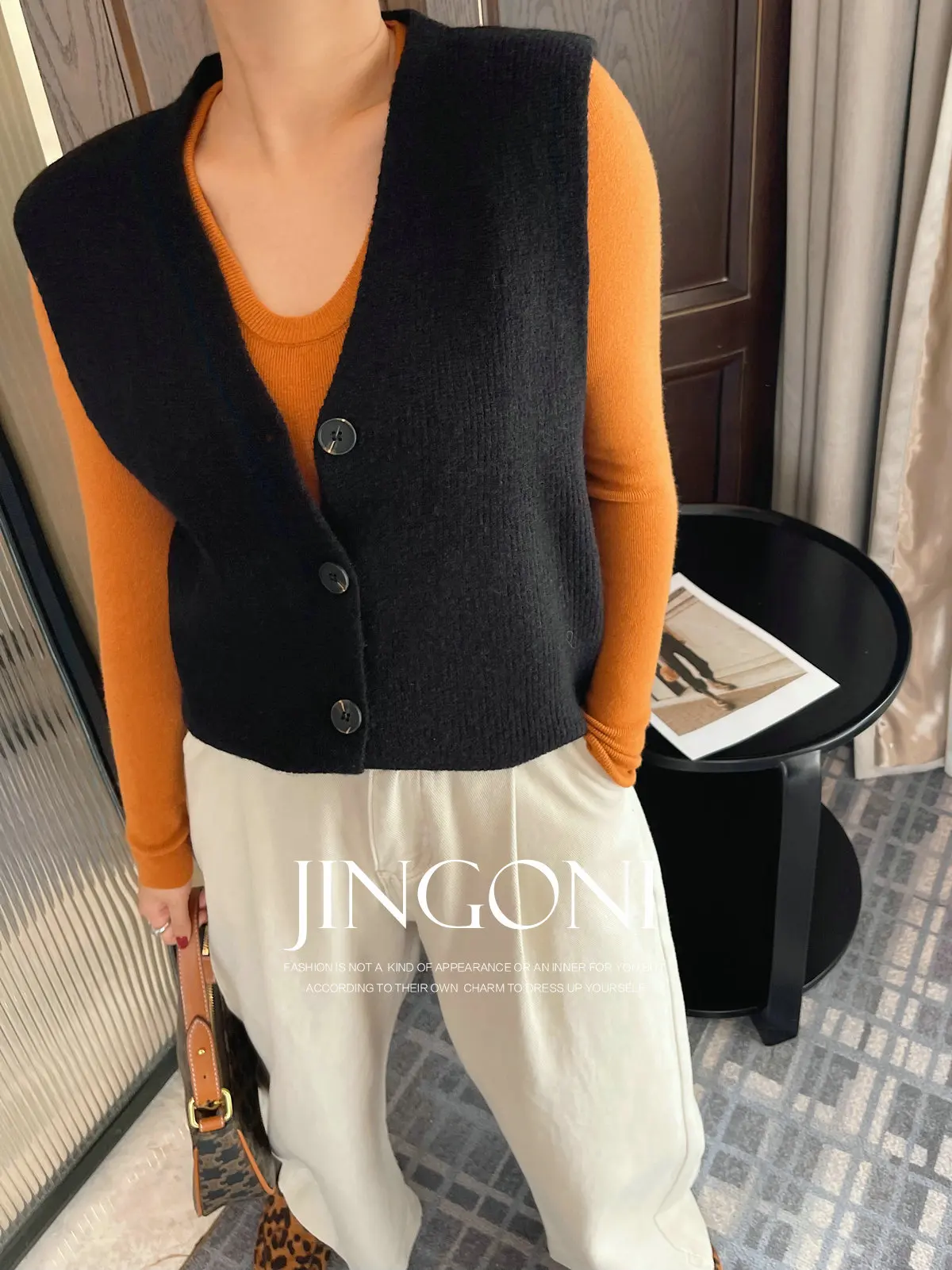 Vest Cardigan Sweater Crop Blouse Woman Clothing 2024 Autumn Fall Y2k Tops Knitwear Sleeveless Korean Fashion Style Luxury New