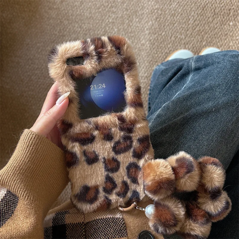 موضة ليوبارد طباعة رقيق أفخم شريط للرسغ قوس قضية الهاتف لسامسونج غالاكسي Z فليب 7 6 5 4 3 Zflip7 غطاء مقاوم للصدمات