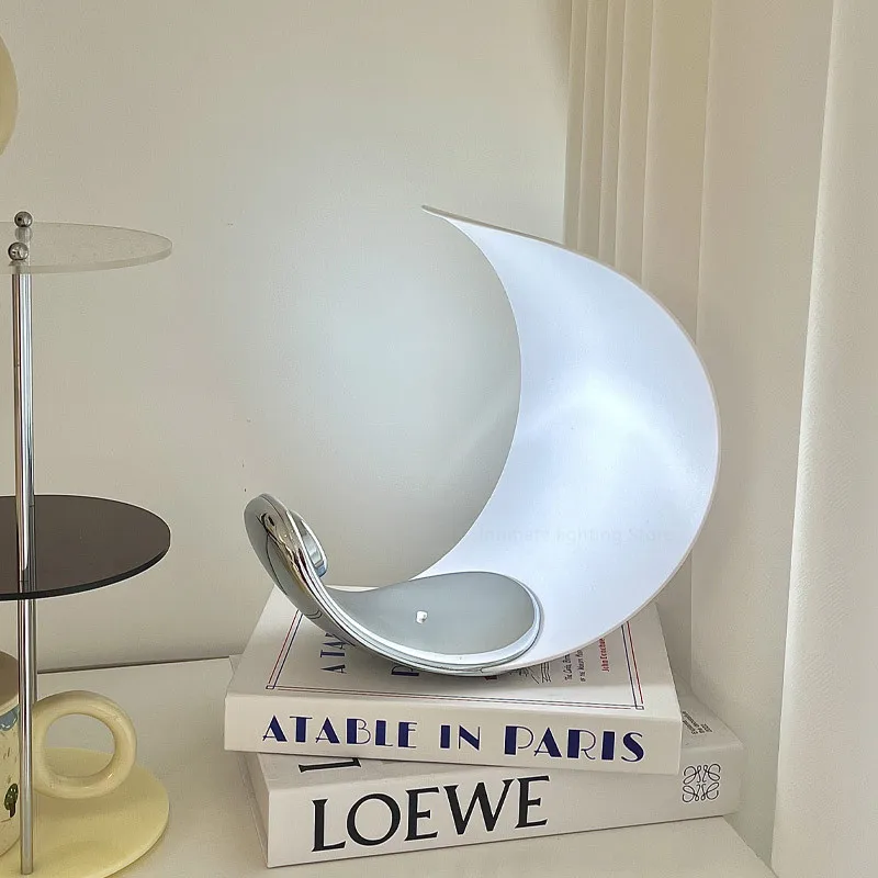 Imagem -02 - Nordic Moon Scroll Table Lamp Curved Table Lamp Bedside Decoration Atmosfera Led Designer Night Light Bedroom And Study Novo 2024