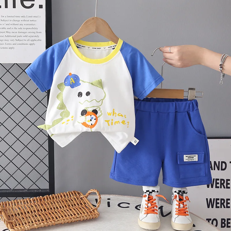 幼児男の子用サマースーツ2026韓国風カジュアルラウンドネック恐竜柄半袖tシャツとショートパンツのツーピースセット子供服