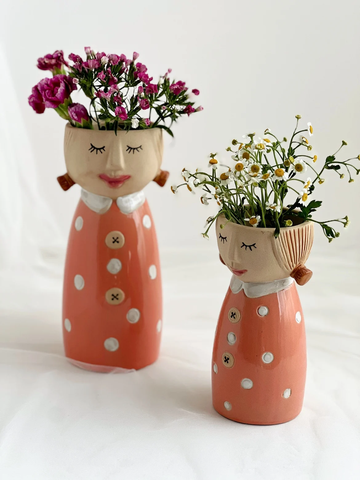 Flowers blooming on the head, especially coarse pottery hand-painted vase for girls, floral ware