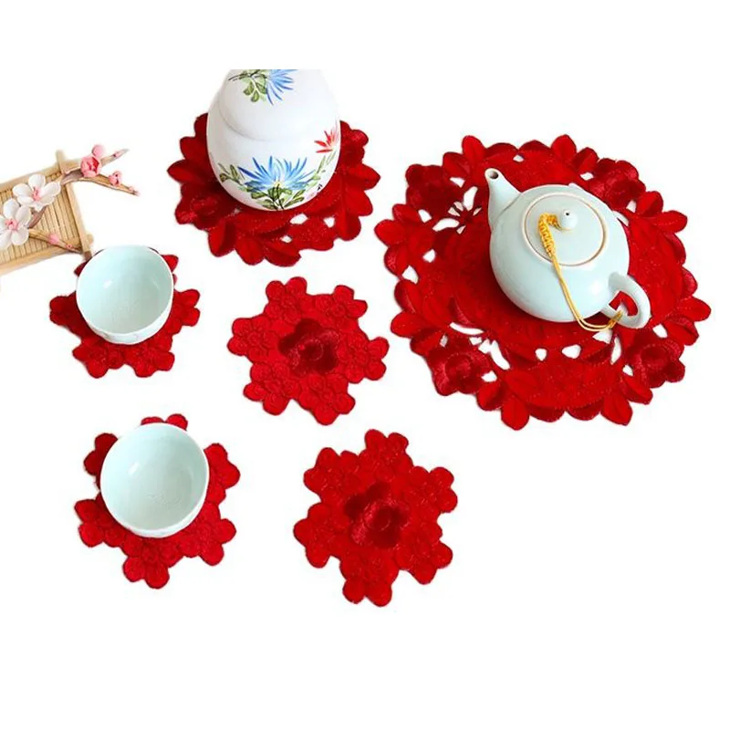 NEW red flower embroidery table place mat cloth tea coaster placemat kitchen Christmas wedding Table decoration and accessories