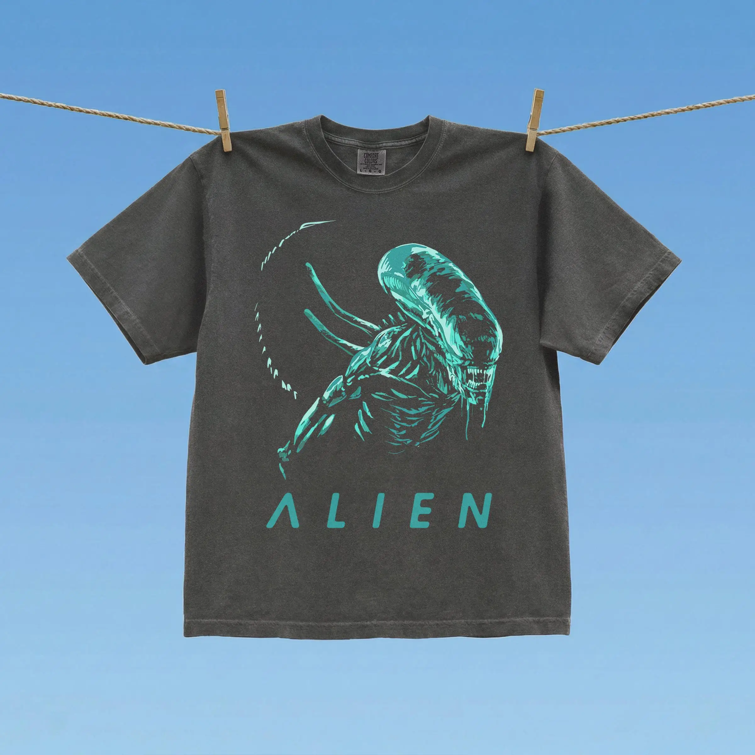 Retro Alien Xenomorph T-Shirt, Sci-Fi Horror Movie Inspired Graphic Tee